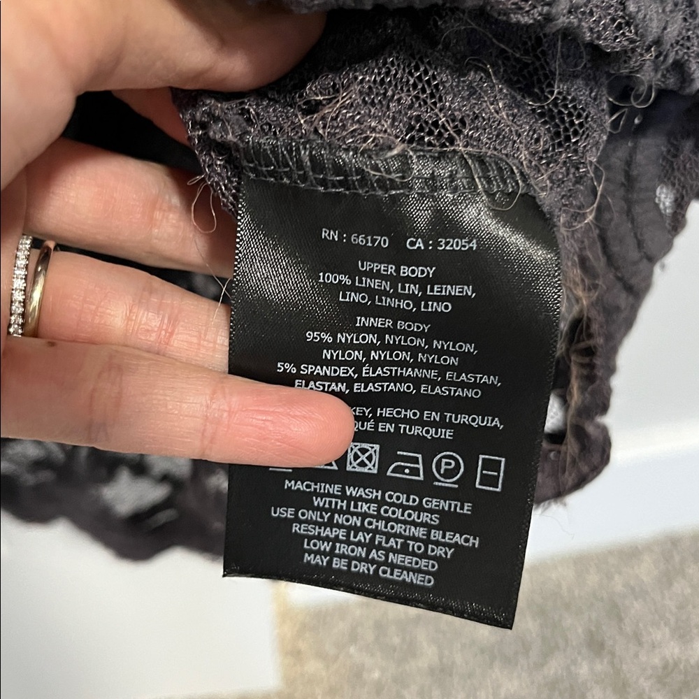 Akemi + Kin Top - Picture 7 of 9